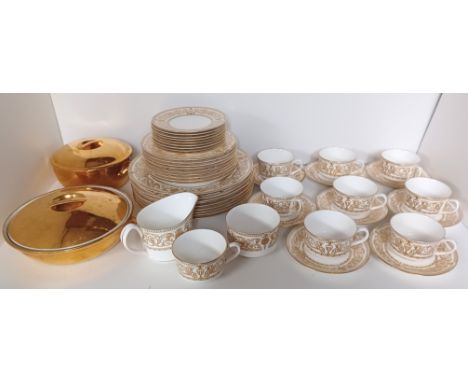 ROYAL WORCESTER 'HYDE PARK' 1966 DINNER AND TEA WARE 46 PIECES WITH 2 OTHER GOLD TUREENS.