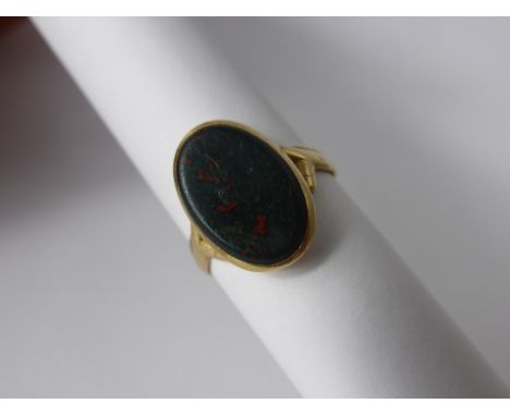 An 18 ct Yellow Gold Bloodstone Seal Ring, size K, 13 x 9 mm bloodstone  approx wt 2 gms.