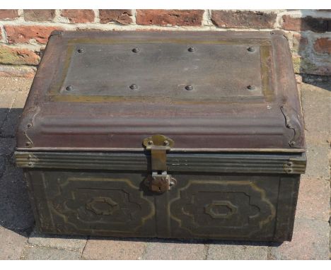 Early 20th century tin trunk