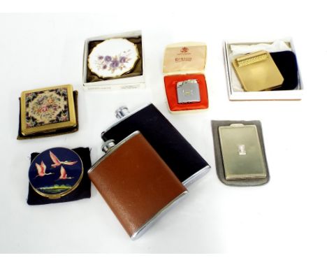Mixed items to include two hip flasks, five compacts and a cased Ronson lighter (8)