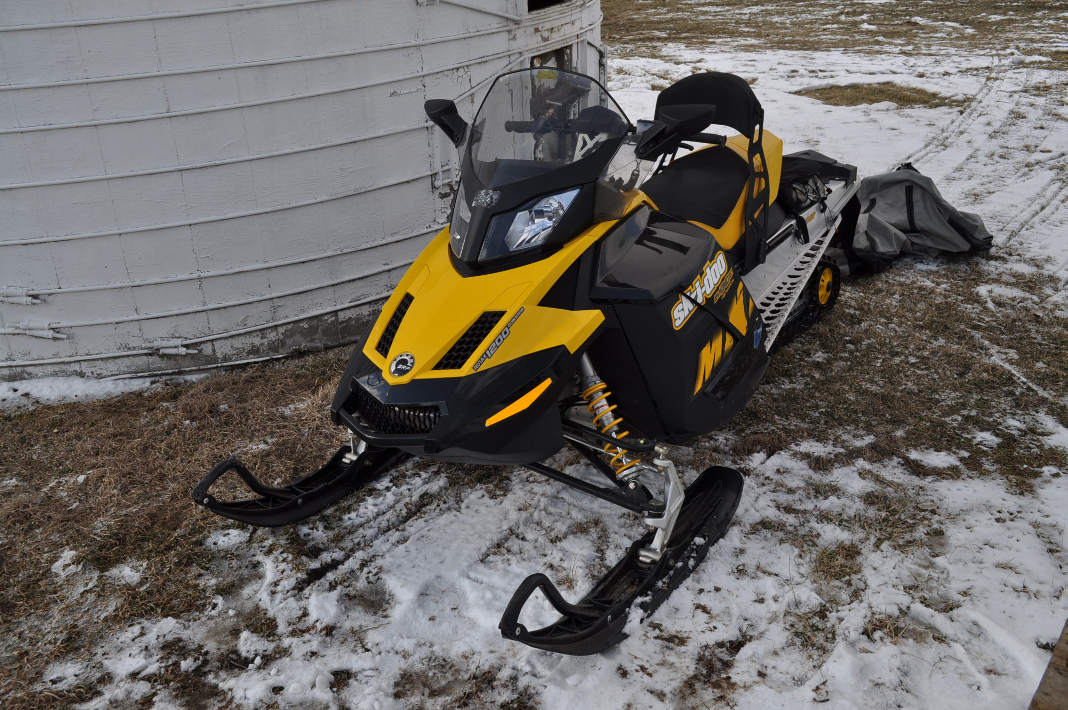 Skidoo MXZ Renegade 1200 snowmobile, 4 stroke, 5,000 miles