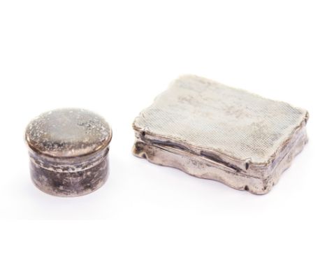 A Victorian silver snuff box, Chester, 1841 and an Edwardian silver pill box, Birmingham, 1902 (2) 