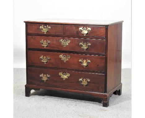 A George III mahogany chest of drawers, on bracket feet86w x 46d x 75h cm