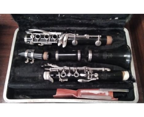A cased clarinet "Bundy" 