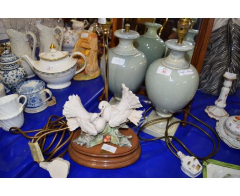 PAIR OF CERAMIC TABLE LAMPS AND MODEL OF TWO DOVES