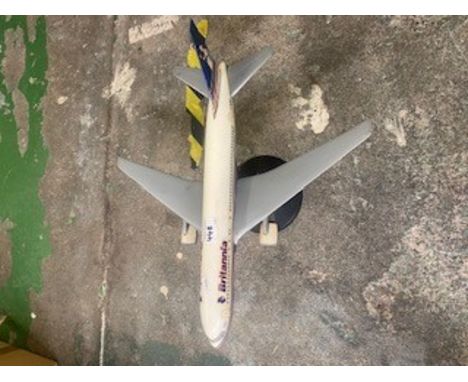 Vintage scale model of Boeing 787 (Display model for travel agents, not available to buy) 