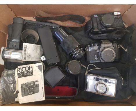 Mixed collection of vintage camera equipment including Ricoh AF-5, Ricoh KR-5, Ricoh lenses etc (1 tray) 