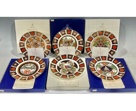 A Royal Crown Derby Christmas plate, The First Plate In The Series, limited edition 376/1,500, 21.5cm diameter, printed mark,