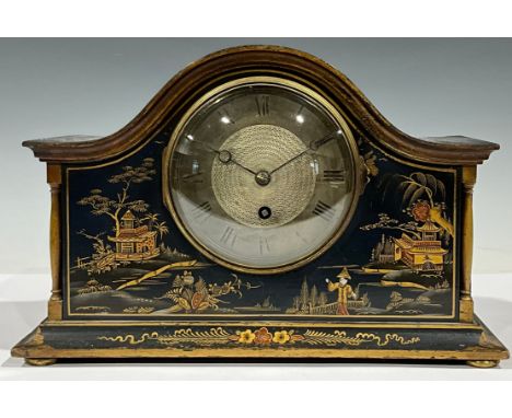An early 20th century chinoiserie arch-topped mantel clock, Roman numerals on silvered dial, 21cm high 