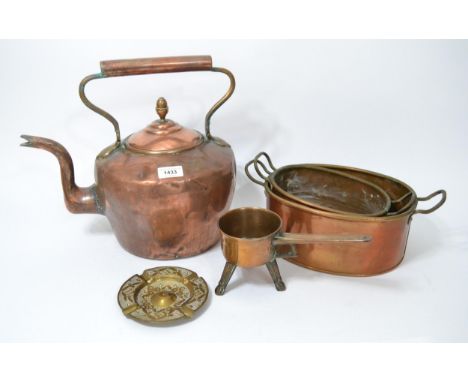 Copper kettle, two oval cooking pots, an ashtray, bronze pot with three supports and a handle and a quantity of fire tools 