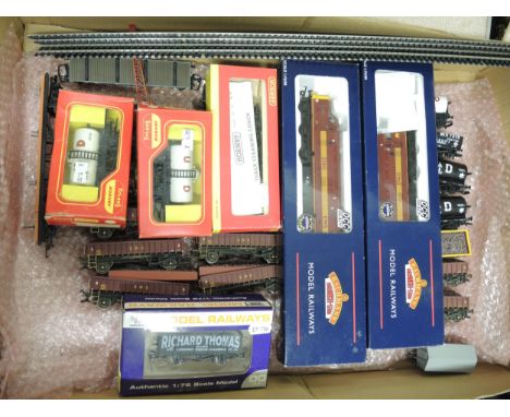 Two Bachmann 00 gauge scale model diesel engines for Class 37/4 diesel 37411EWS, ' Ty Hafan ', together with a quantity of ma