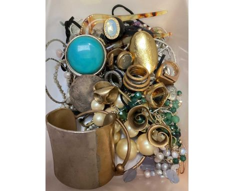 Group of costume jewellery including abstract/modernist style cocktail rings, large cuff bangle, various beads etcOverall goo