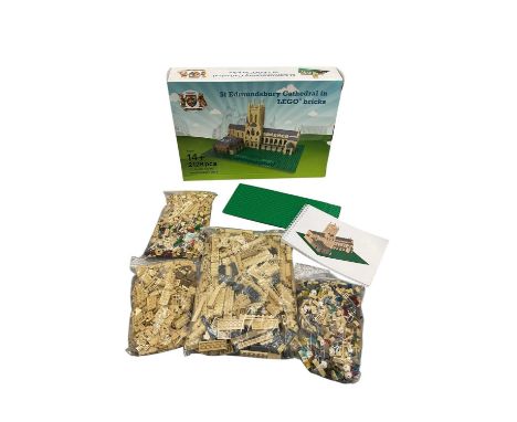 Bright Bricks St Edmundsbury Cathedral collectors Model, 2128 pcs, boxed No.0072 (1)