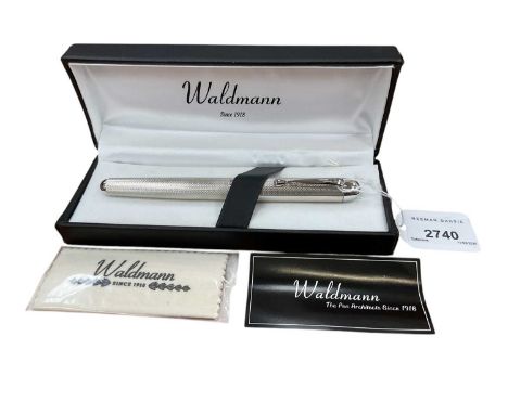 Waldmann fountain pen in engine turned silver case (stamped 925), with original box. 