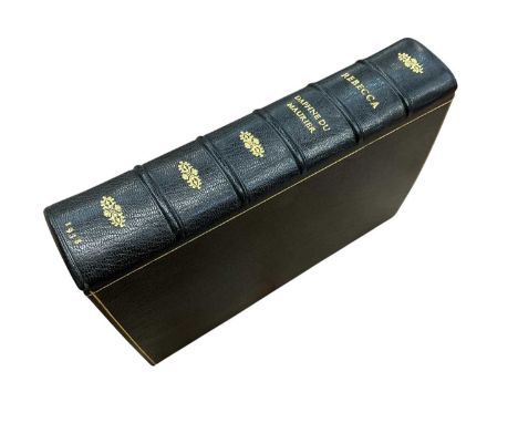 Du Maurier - Rebecca, first edition 1938, fine binding, original binding preserved at rearGood quality anonymous binding, con
