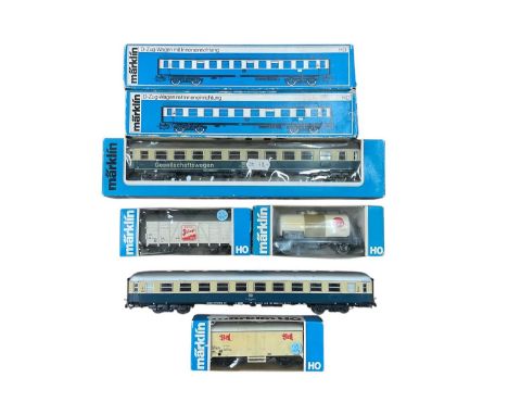 Marklin carriages and rolling stock, some boxed plus Roco carriages