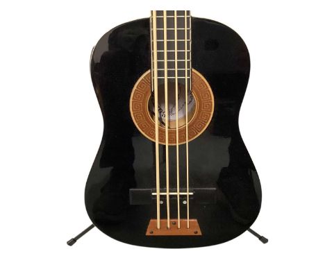 Buzzards Field Short Scale Bass Ukelele with stand (1)