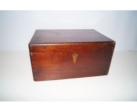 Victorian wooden box with inner shelf 