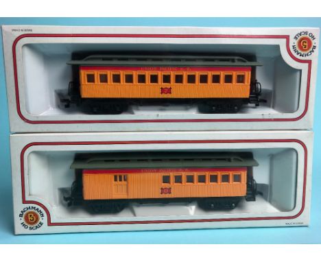 Bachmann HO Scale Union Pacific Railroad Coaches Boxed