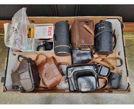 Cameras:&nbsp;a Voigtlander Perkeo I, in leather case; together with a Rolleicord; a Canon AE-1, with instruction manual, rel