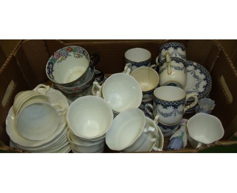 Selection of Royal Worcester coffee cans and saucers, Sutherland China tea cups and saucers, Shelley (272101) teacup etc.