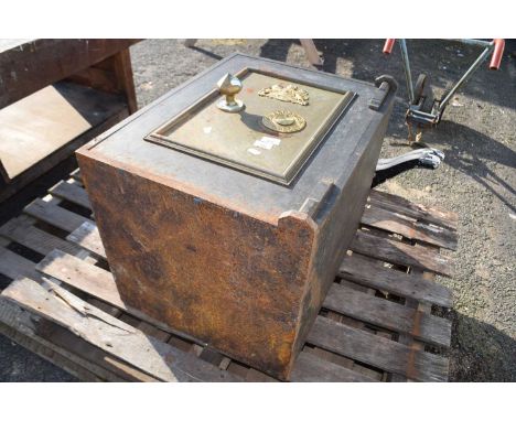 Vintage fire proof iron safe, with keys to both the safe and an interior safe box, in functional order, 66cm high