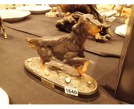 Beswick The Setter on ceramic stand L: 25 cm