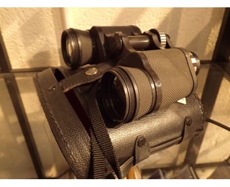 Cased Miranda 8 x 40 binoculars with gold cased optics