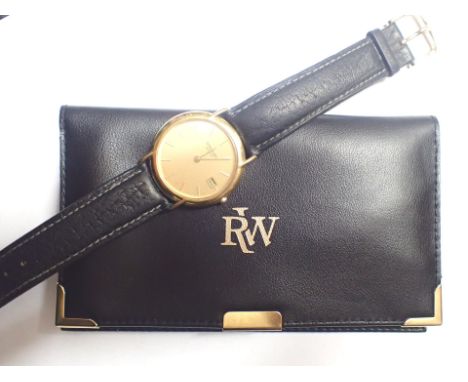 Gents Raymond Weil gold plated wristwatch with leather strap and papers etc