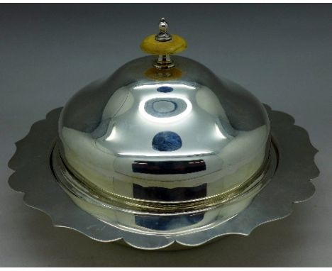 A silver Walker & Hall muffin dish, Sheffield 1925, weight 525g