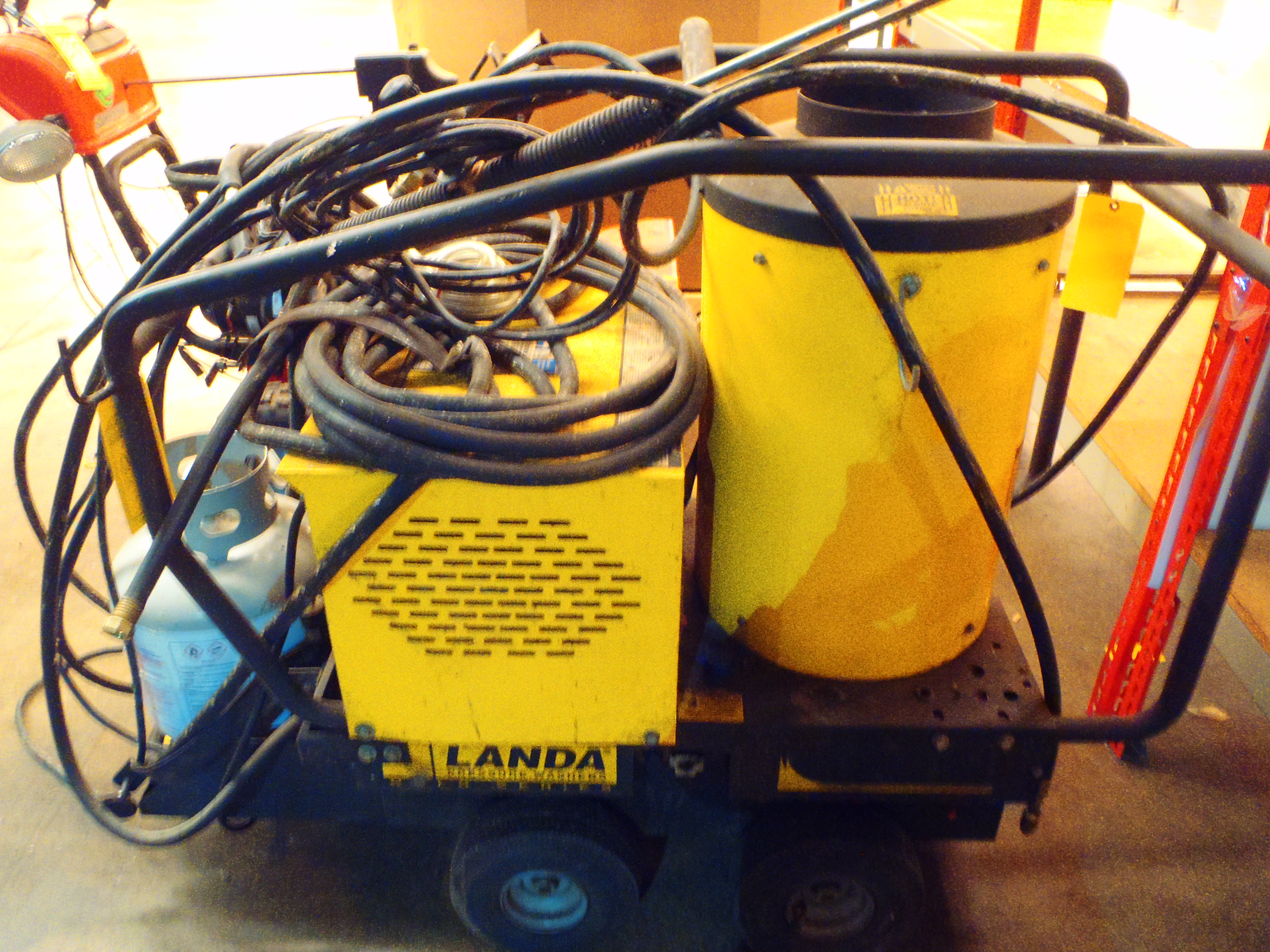 LANDA STEAM CLEANING PRESSURE WASHER, MODEL VHP 370021D