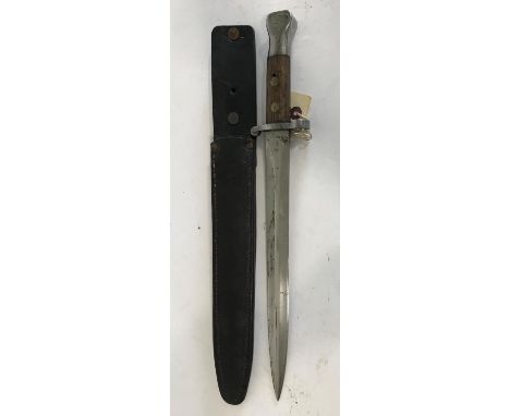 A VICTORIAN 1888 Mk1 PATTERN BAYONET AND SCABBARD. A Lee Metford 1888 Pattern Mk1 bayonet with a 30cm double edged blade with