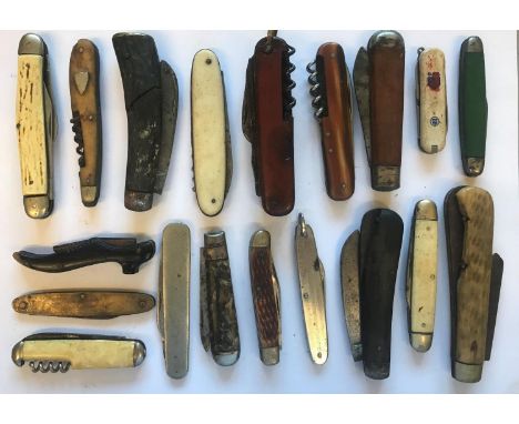 A COLLECTION OF TWENTY FOUR MODERN AND PART FOLDING KNIVES. A collection of varied knives and part knives to include Swiss Ar