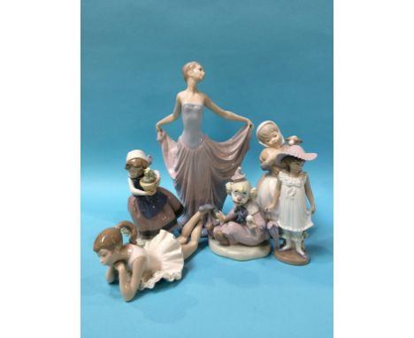 Two Lladro figures and four Nao figures (6)