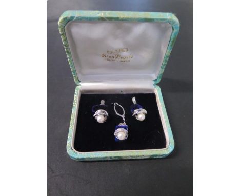 Sion cultured pearl cuff links and tie pin, including safety chain, all set in silver 