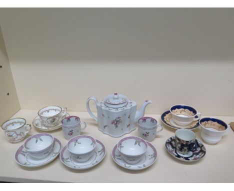 A collection of circa 19th/18th century porcelain tea ware including New Hall, Worcester - some small wear but generally good