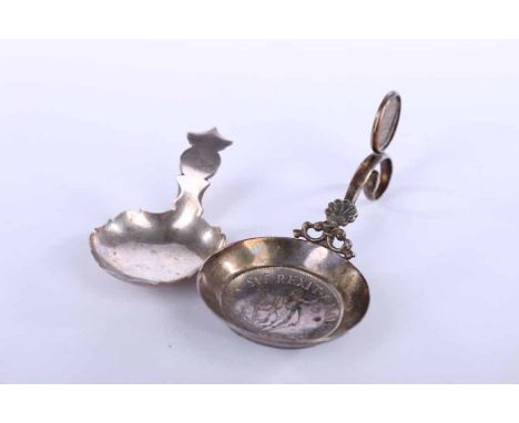 LATE 18TH CENTURY OR LATER MALTESE SILVER CADDY SPOON
bowl set with a Maltese Scudo coin, a thirty Tari piece dated 1761, Man