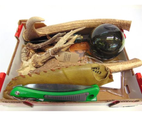 FOUR ASSORTED HUNTING KNIVES assorted loose antlers, fishing flies etc.