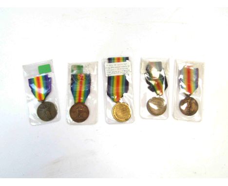 Five WWI Victory medals, three unnamed continental examples including French, two British named to S-37789 PTE. W. STANNARD R