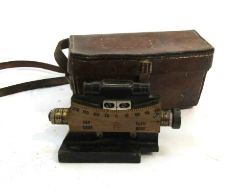 A WWI Vickers clinometer sight Mark III I dated 1918 with matching leather case