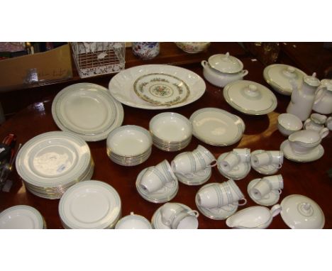 Extensive Royal Doulton Berkshire pattern dinner service including 10 dinner plates, 10 side plates, 10 sandwich plates, 9 so
