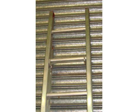 Aluminium extending ladder and kitchen steps