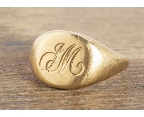 A gold signet ring, with engraved initials, rubbed hallmarks, ring size R, 8.5g 