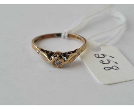 A solitaire diamond ring 9ct size K 1/2 - 1.4 gms 