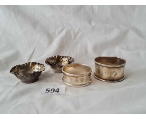 A D shaped napkin ring and another and a pair of salts B'ham 1893 58 gms 