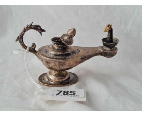 A table lamp in the form of Aladdin's lamp 4 inches long (foreign silver) 