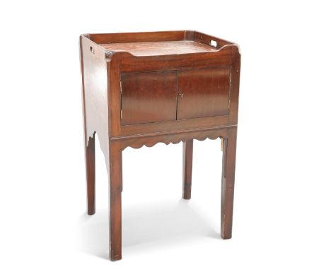 A GEORGE III MAHOGANY TRAY-TOP COMMODE, with a pair of hinged doors and moulded square section legs. 76cm high, 49cm wide, 43