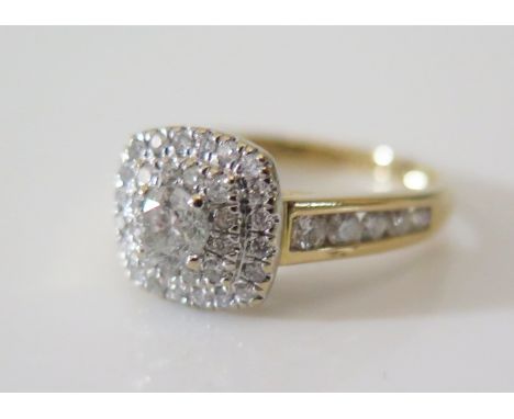 An 18ct Gold and Diamond Cluster Ring, 0.82 ct, size L, 3.4 g