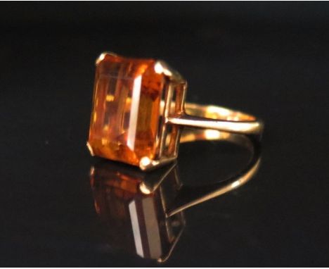 A 9ct Gold and Citrine Dress Ring, size I.5, 4 g