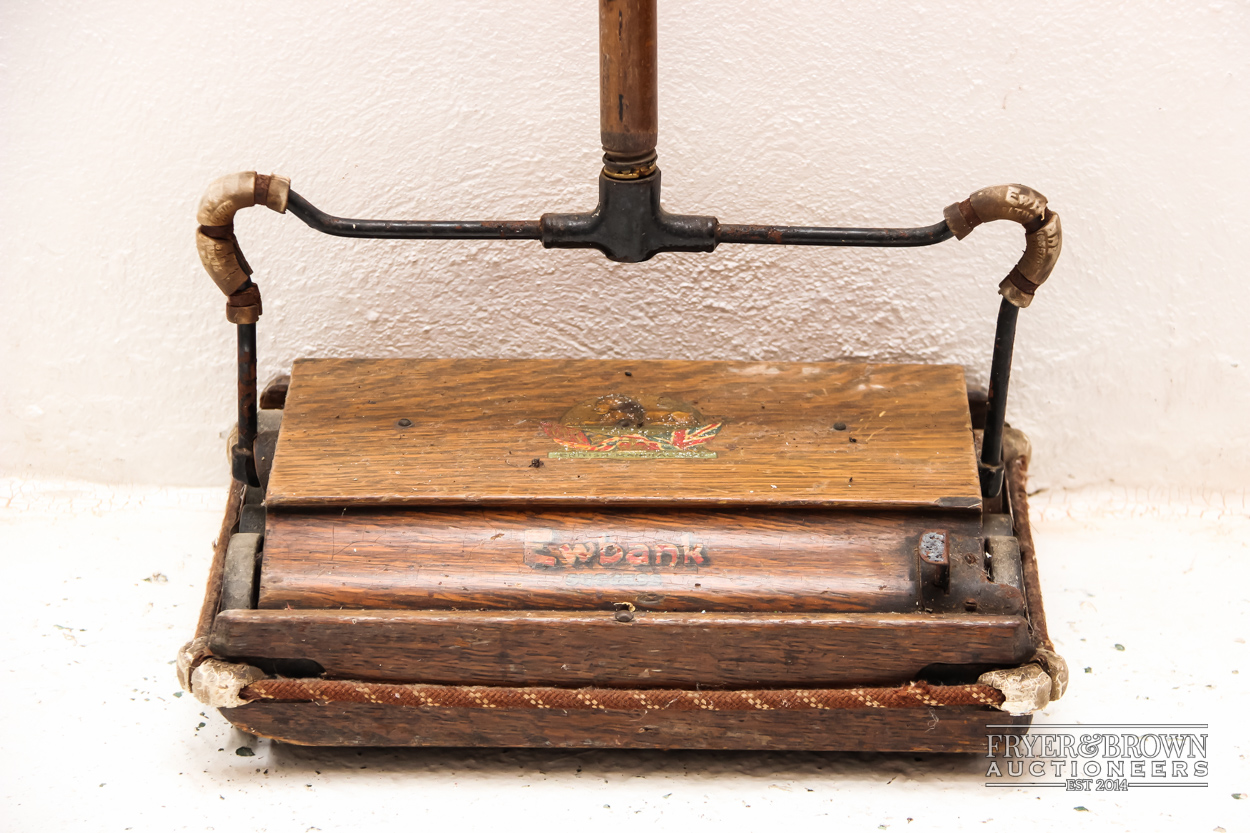A vintage Ewbank Success mechanical carpet sweeper, c19101939